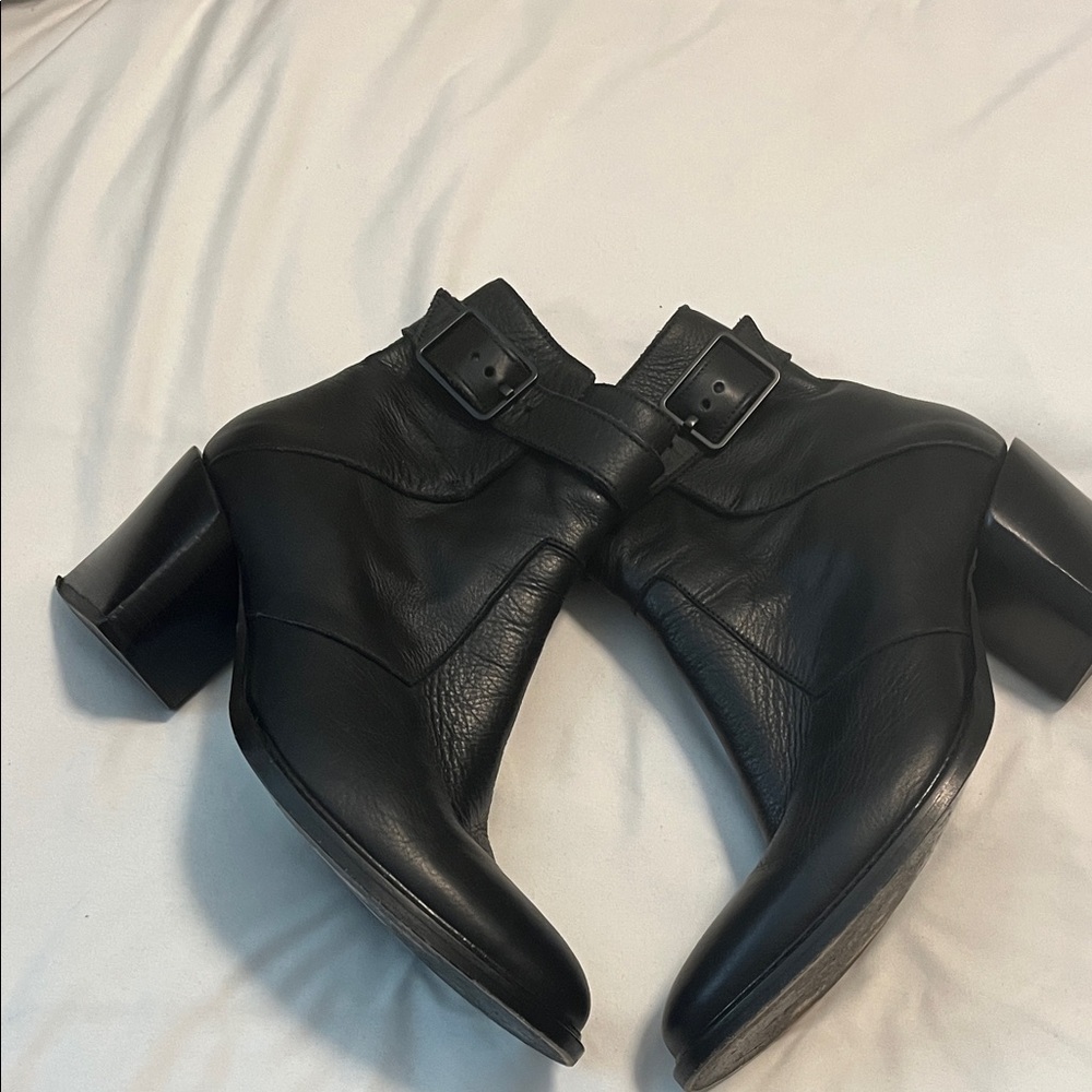 Helmut Lang Black Leather Ankle Booties